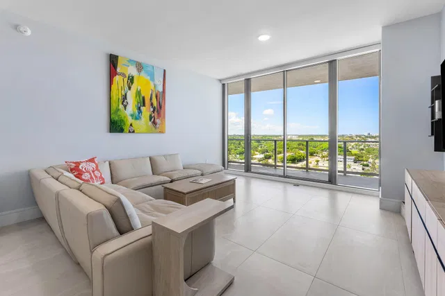 Nautilus 220 Unit 1209 photo 20