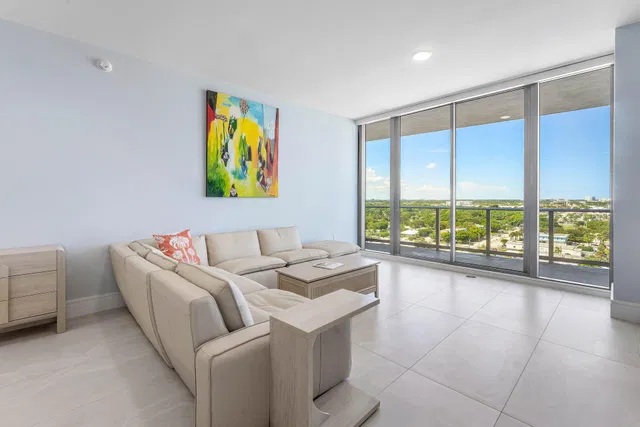 Nautilus 220 Unit 1209 photo 21