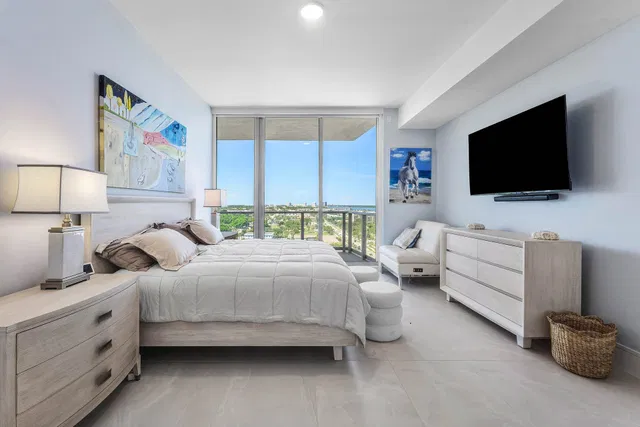 Nautilus 220 Unit 1209 photo 28