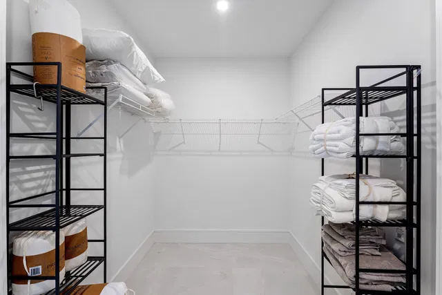 Nautilus 220 Unit 1209 photo 35