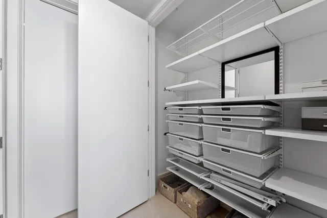 Nautilus 220 Unit 1209 photo 36