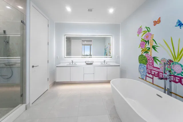 Nautilus 220 Unit 1209 photo 38