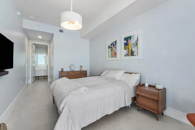 Nautilus 220 Unit 1209 photo 48