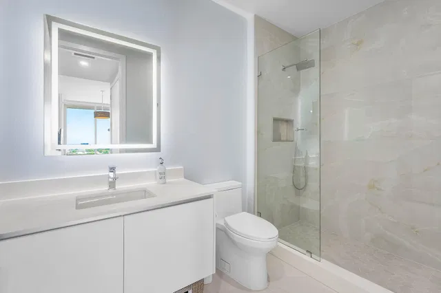 Nautilus 220 Unit 1209 photo 53