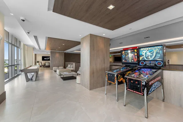 Nautilus 220 Unit 1209 photo 65