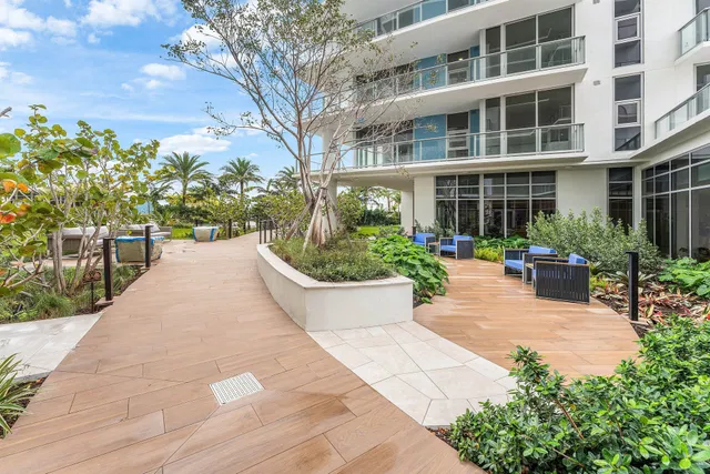 Nautilus 220 Unit 1209 photo 70