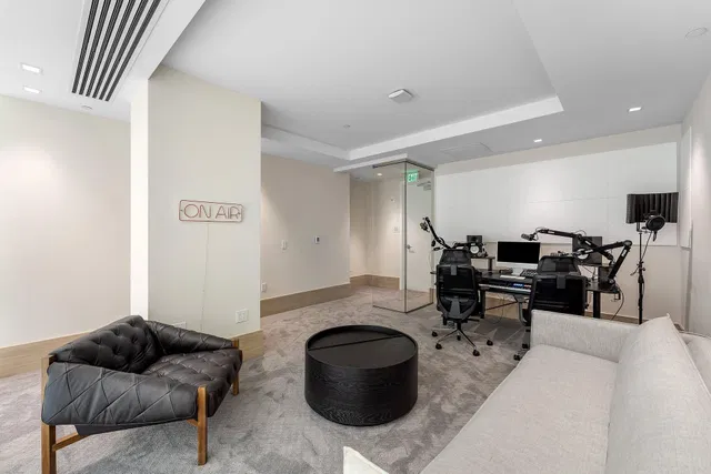 Nautilus 220 Unit 1209 photo 71