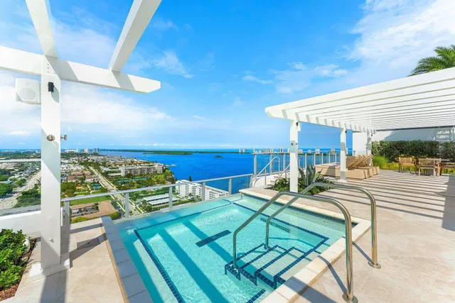Nautilus 220 Unit 1209 photo 81