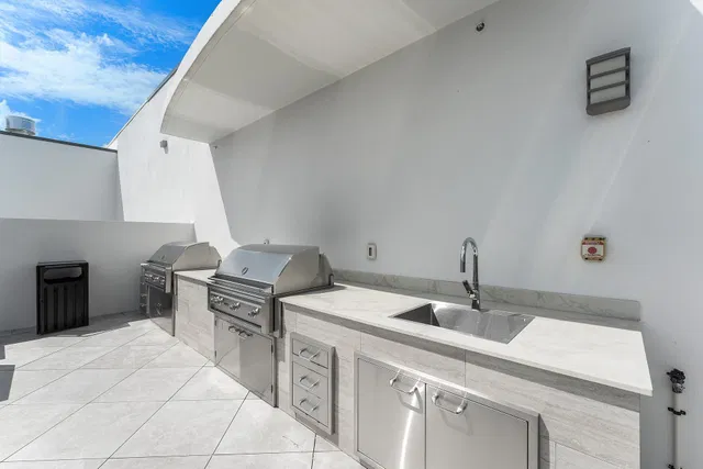 Nautilus 220 Unit 1209 photo 83