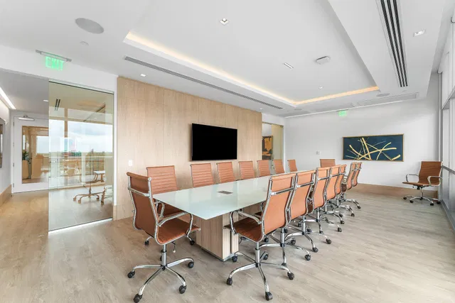 Nautilus 220 Unit 1209 photo 100