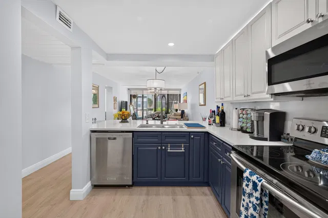 Boca Raton Unit 104 photo 5