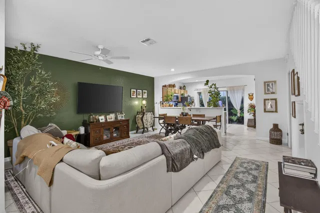 Residence photo 5