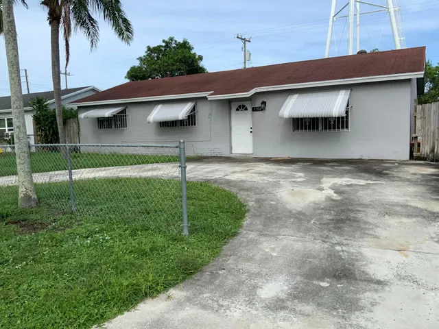 West Palm Beach Residence photo 2