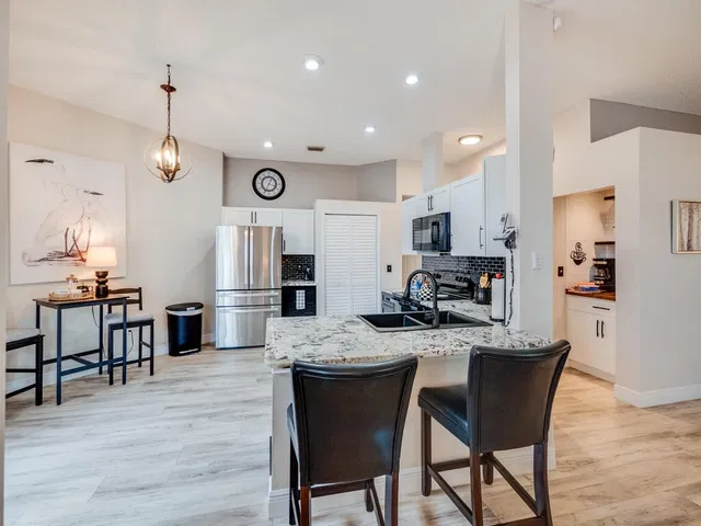  Residence photo 9