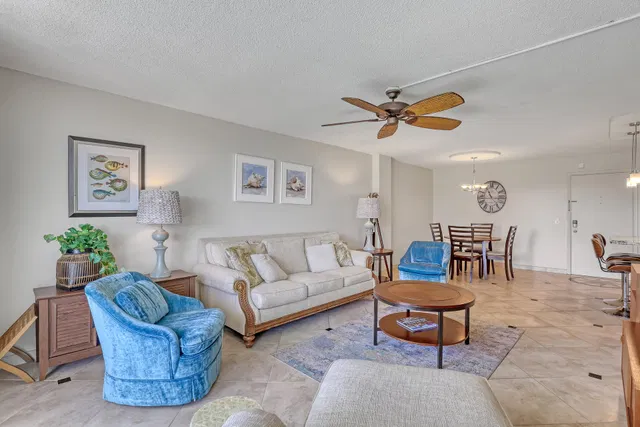 Singer Island Unit 304 photo 4