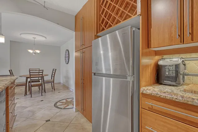 Singer Island Unit 304 photo 8