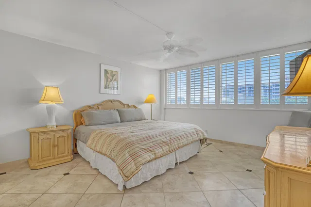 Singer Island Unit 304 photo 9