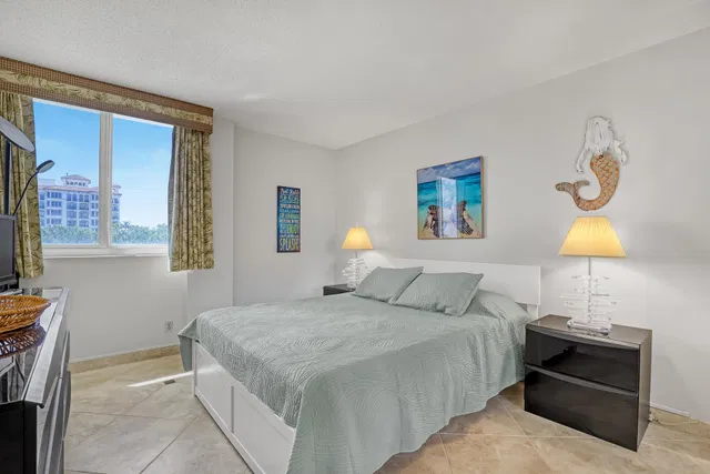 Singer Island Unit 304 photo 14