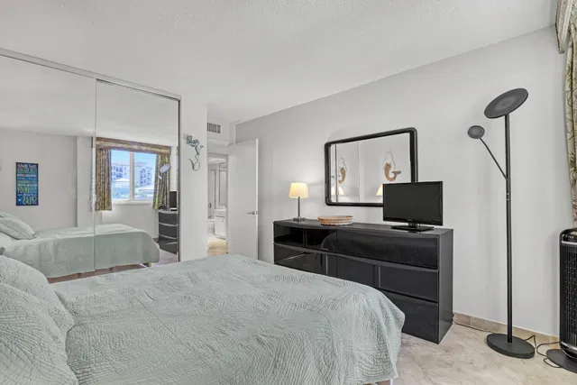 Singer Island Unit 304 photo 15