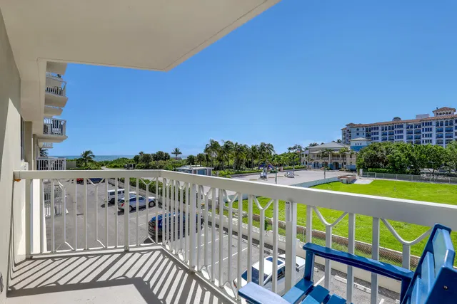 Singer Island Unit 304 photo 17
