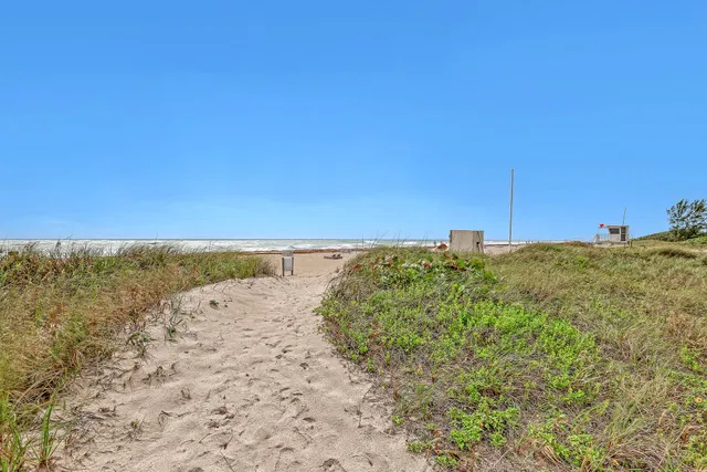 Singer Island Unit 304 photo 22