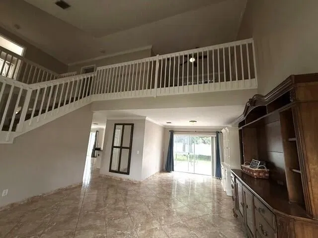 Residence photo 2
