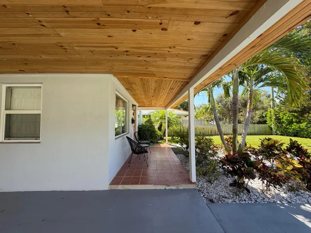 SoSo West Palm Beach Residence photo 5