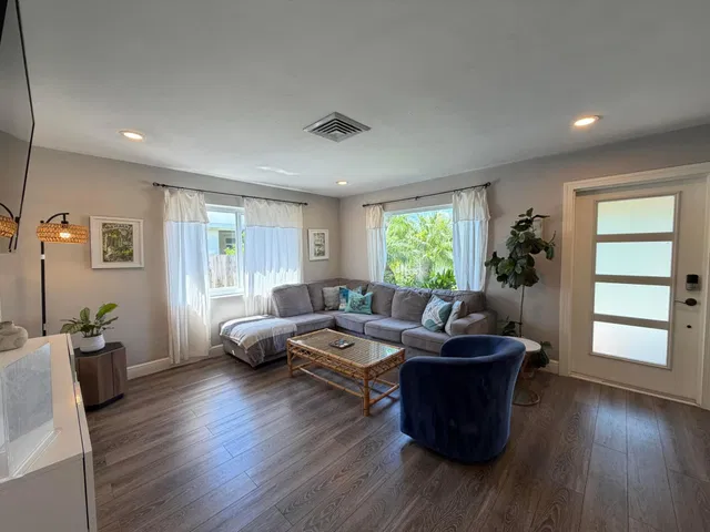 SoSo West Palm Beach Residence photo 10