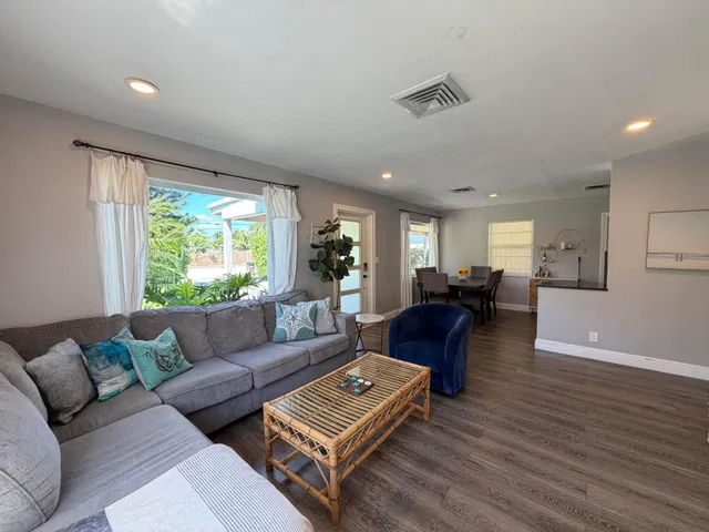 SoSo West Palm Beach Residence photo 11