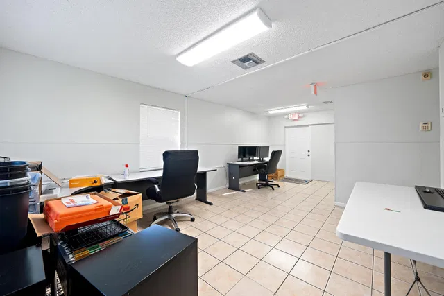 Residence photo 3