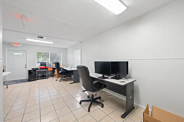 Residence photo 6
