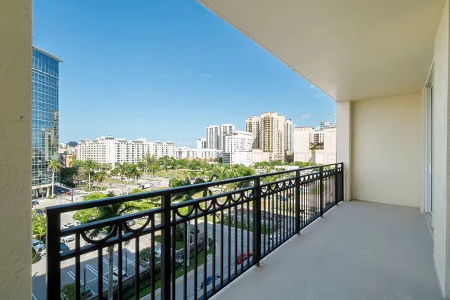 Cityplace South Tower Unit 609 photo 4