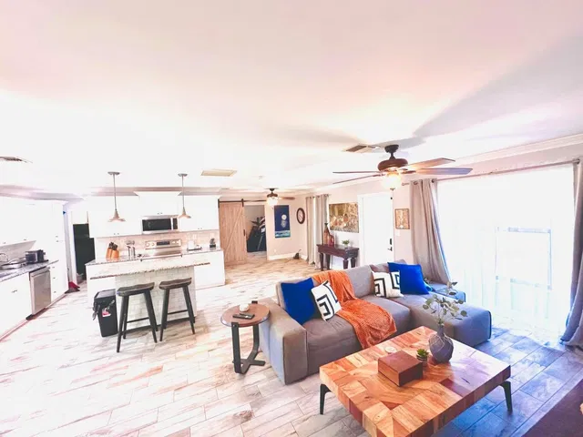 Residence photo 12
