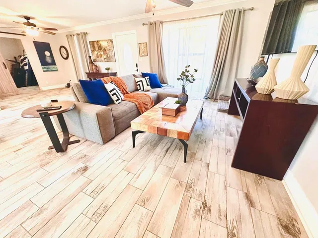 Residence photo 14