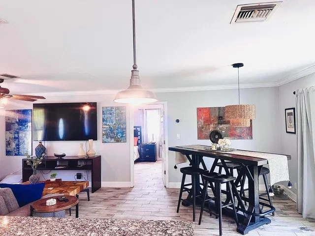 Residence photo 19