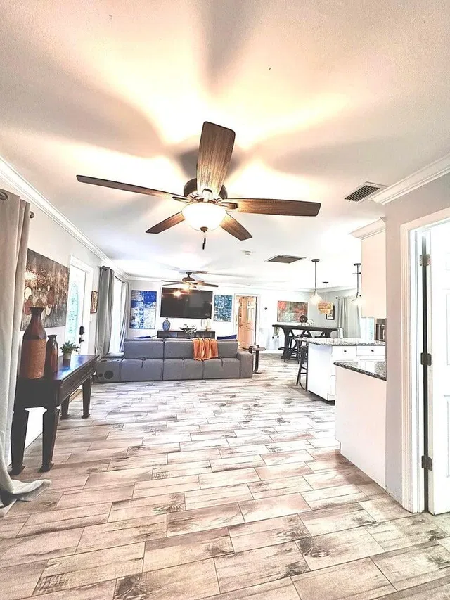 Residence photo 24