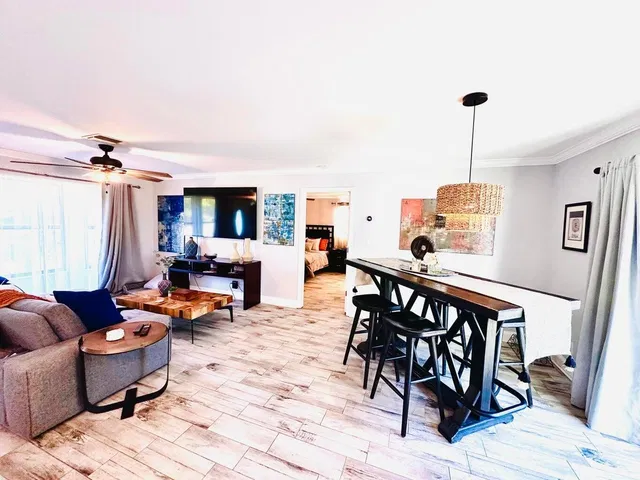 Residence photo 25