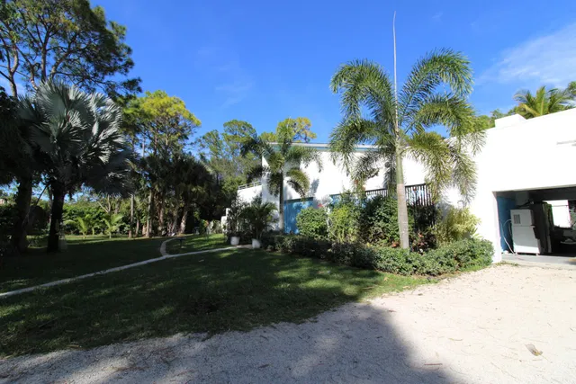 Residence photo 12