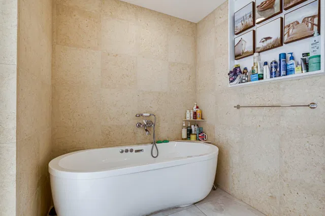 Residence photo 45
