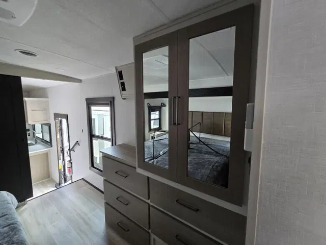 Residence photo 75