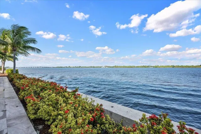 South Palm Beach Residence photo 21