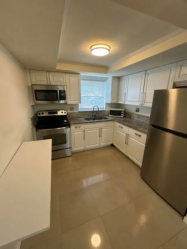 Unit C photo 3