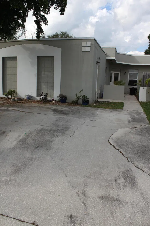 Residence photo 3