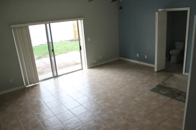 Residence photo 12