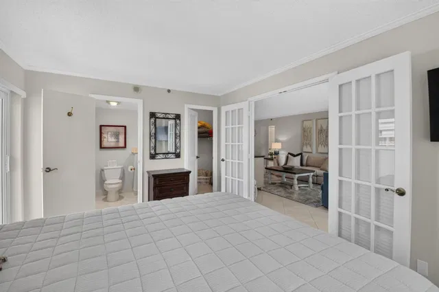 Unit 501 photo 22