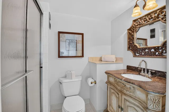 Unit 501 photo 24