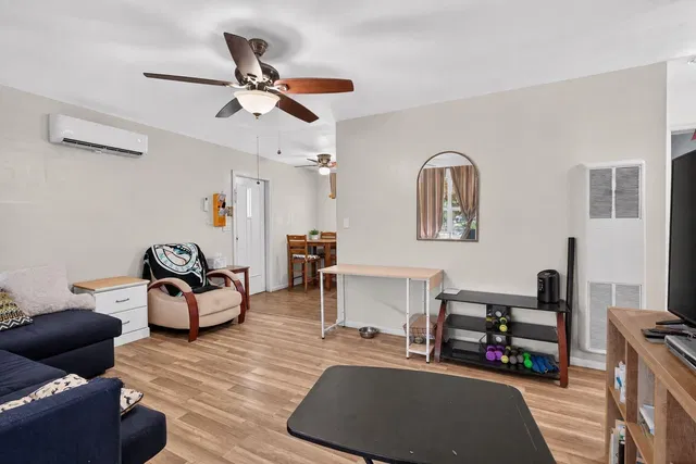 Residence photo 5