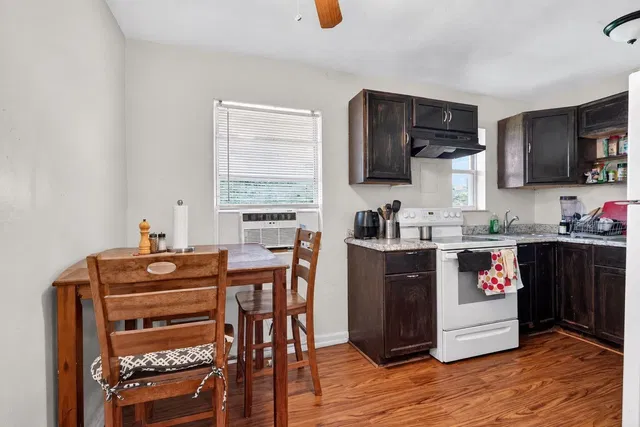  Residence photo 8