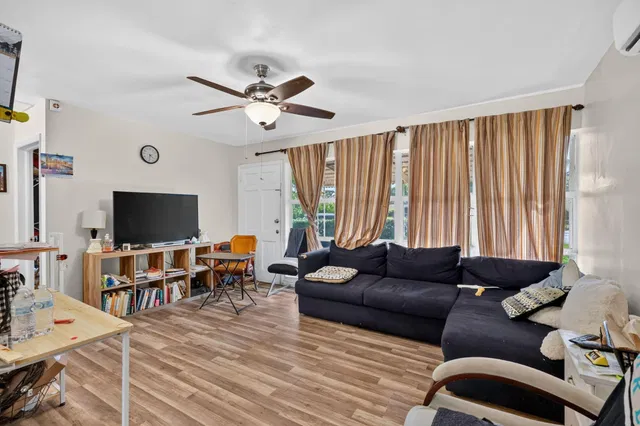  Residence photo 13