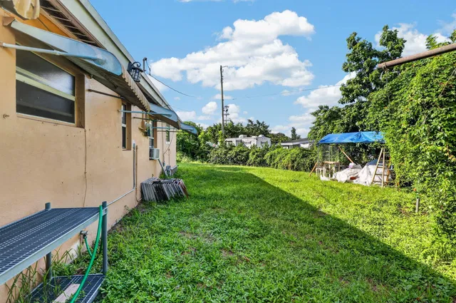  Residence photo 30
